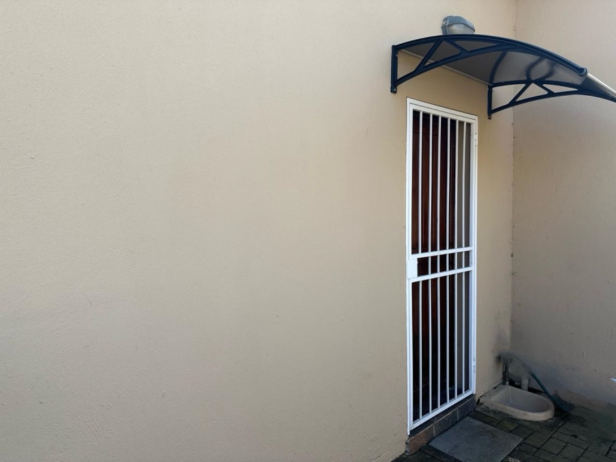 2 Bedroom Property for Sale in Waterval East North West